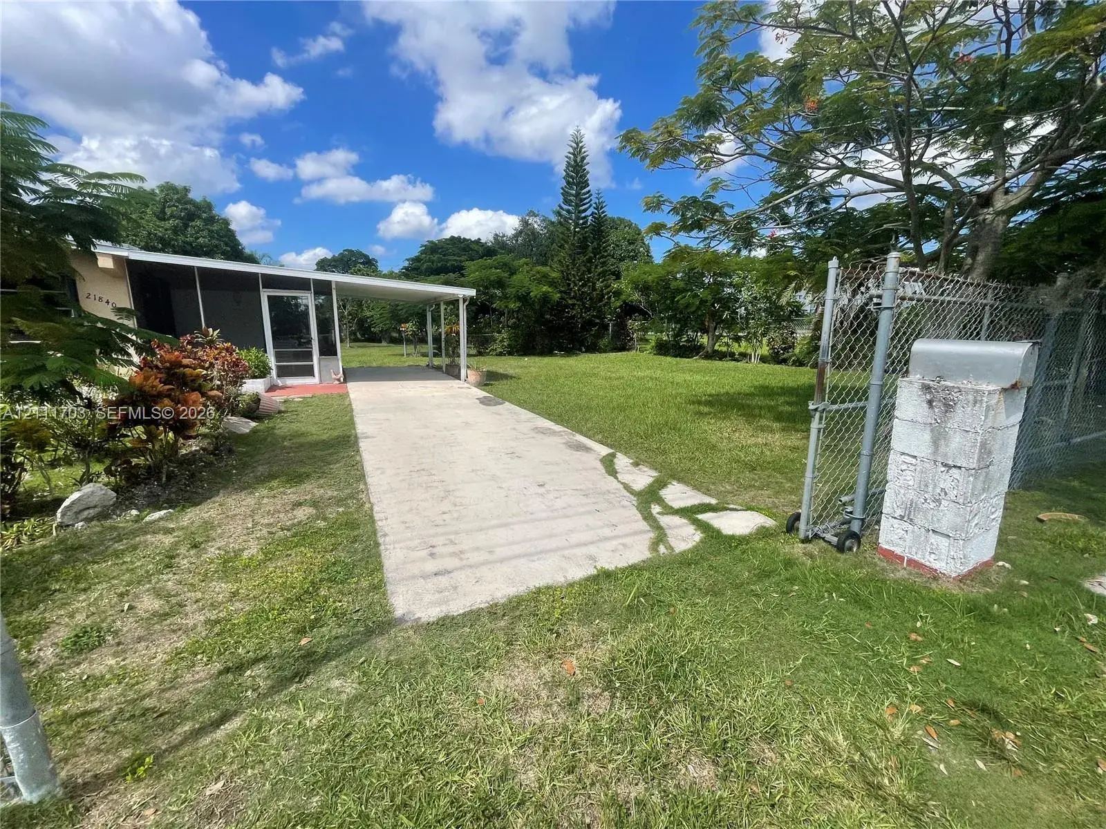 3 bedroom 1 bath Residential for sale at 21840 SW 118th Ave, Miami FL 33170