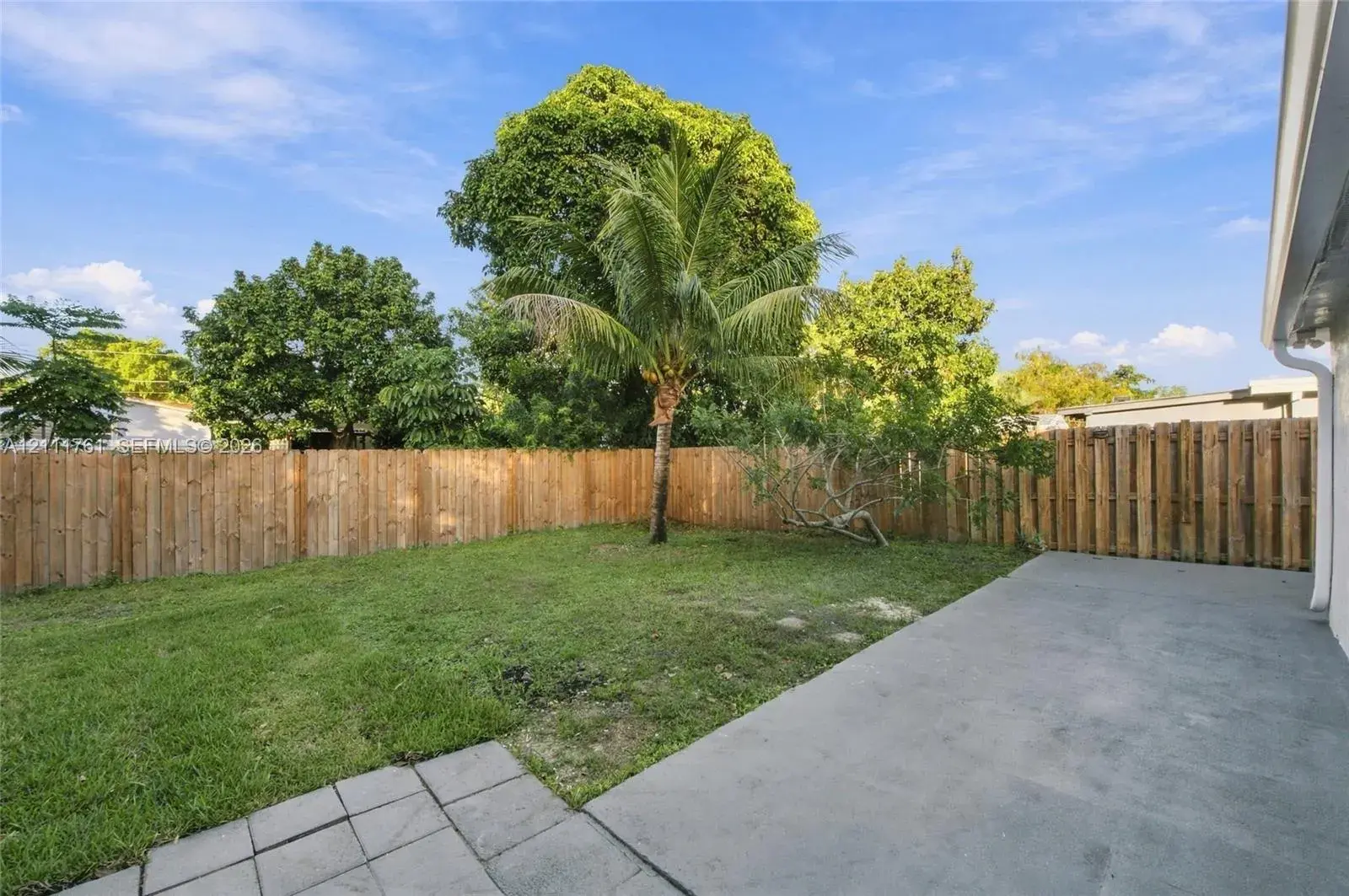 6971 SW 19th St, North Lauderdale FL 33068