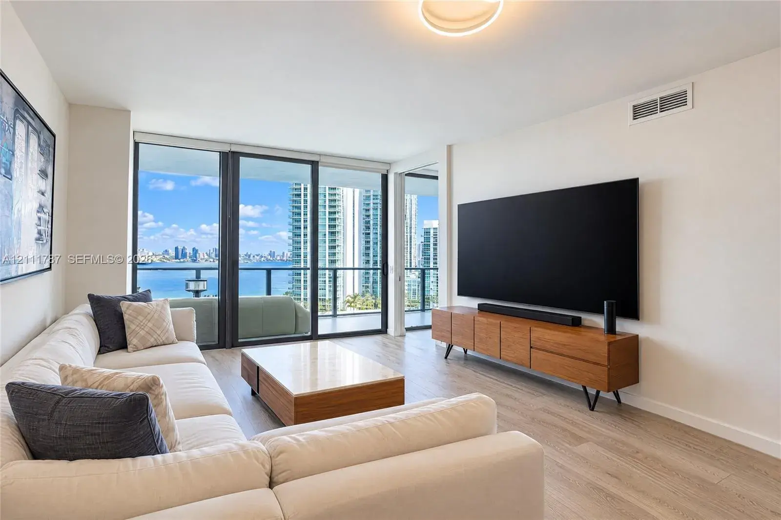 650 NE 32nd St # 1804, Miami FL 33137