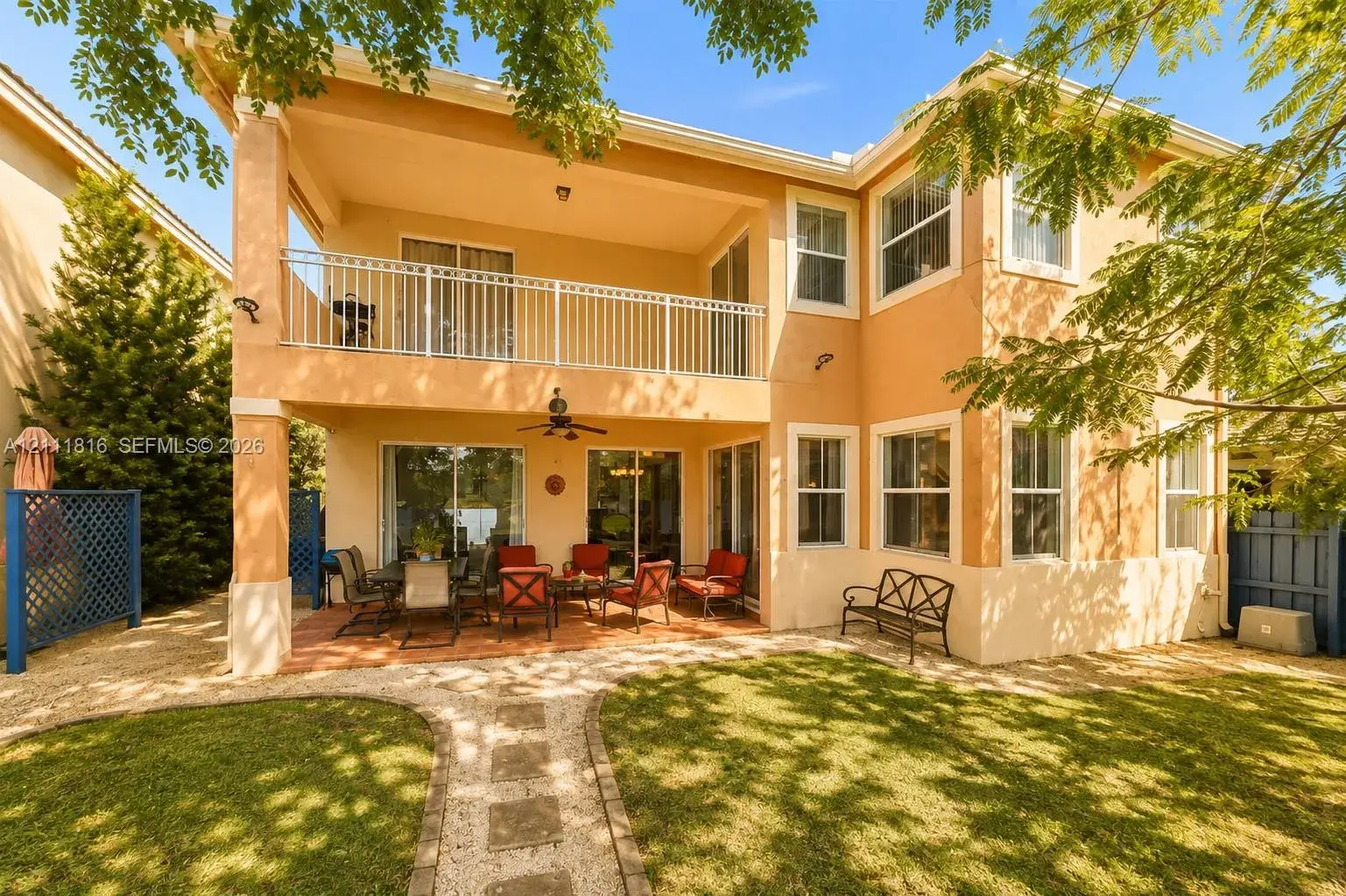 5 bedroom 4 bath Residential for sale at 16062 SW 43rd Ter, Miami FL 33185
