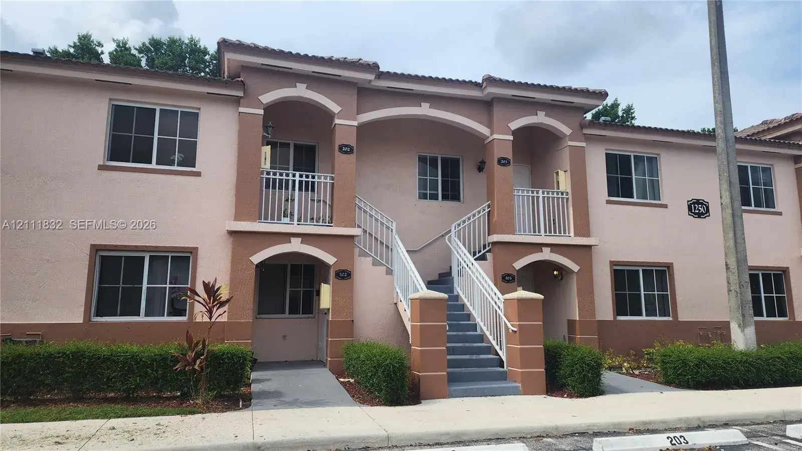 2 bedroom 2 bath Residential for sale at 1250 SE 28th Ct # 102, Homestead FL 33035