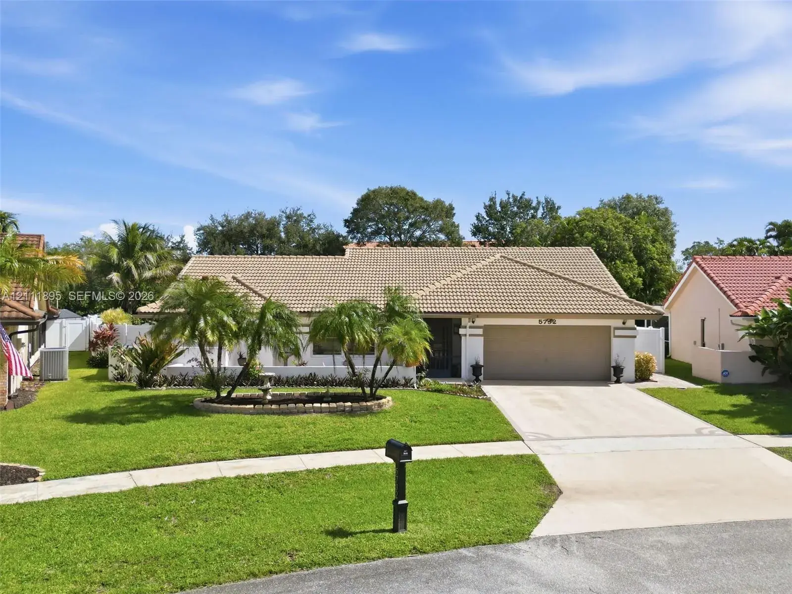 4 bedroom 2 bath Residential for sale at 5792 Sun Pointe Cir, Boynton Beach FL 33437