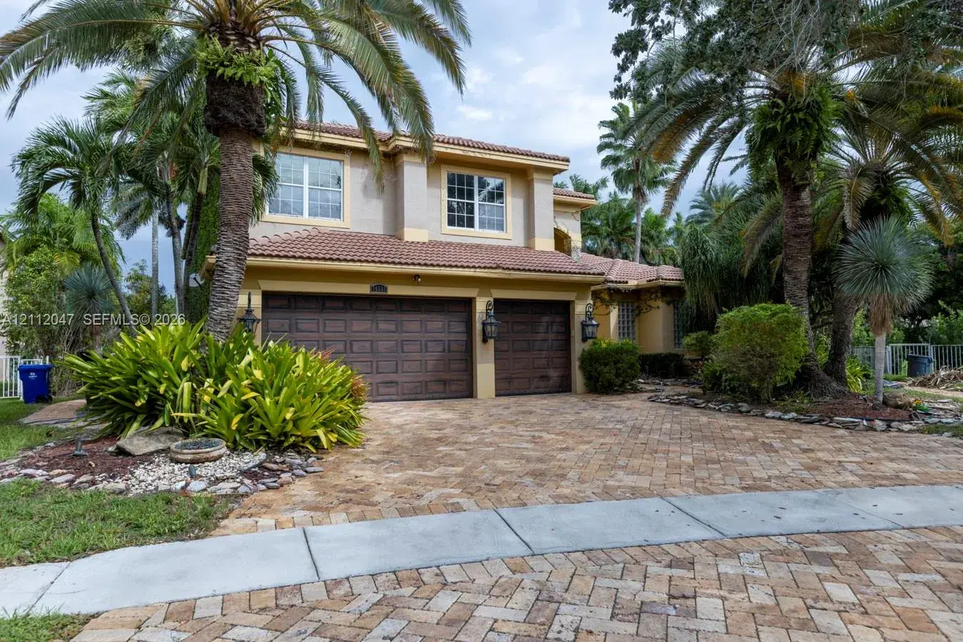 5 bedroom 4 bath Residential for sale at 18501 SW 44th St, Miramar FL 33029