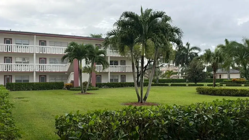 2 bedroom 1 bath Residential for sale at 256 Fanshaw G # 2560, Boca Raton FL 33434