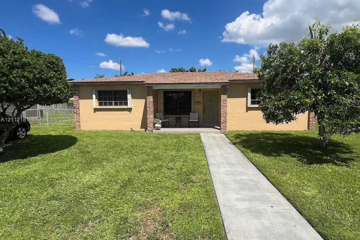 8465 SW 45th St, Miami FL 33155