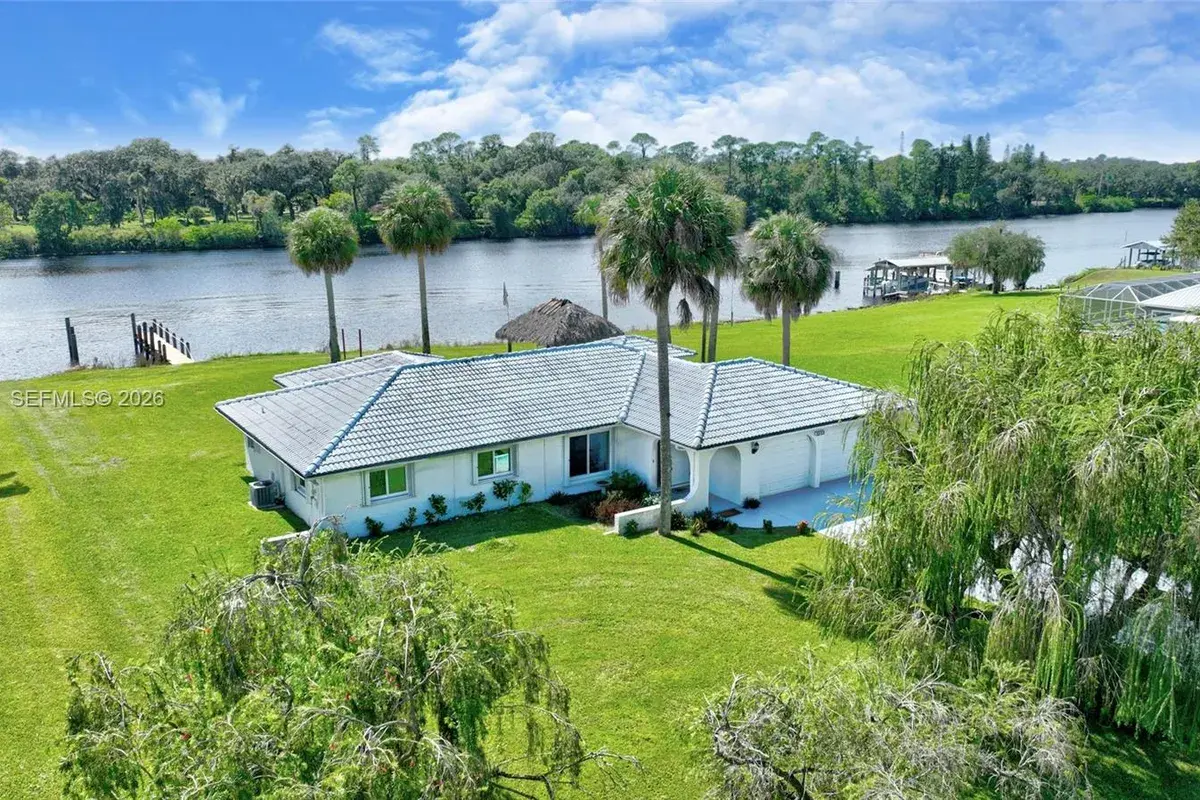 3233 SHELL LN, La Belle FL 33935