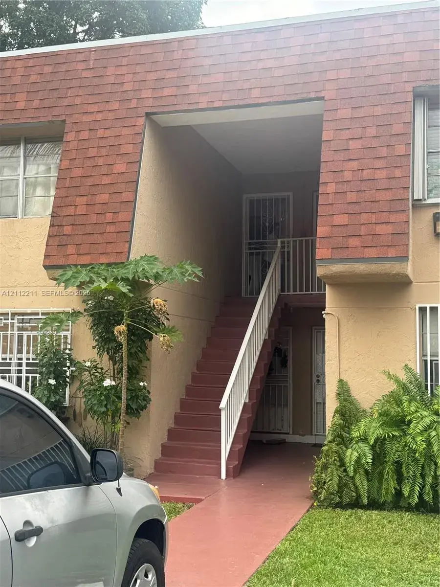1 bedroom 1 bath Residential for sale at 200 NW 107th Ave # 201, Miami FL 33172