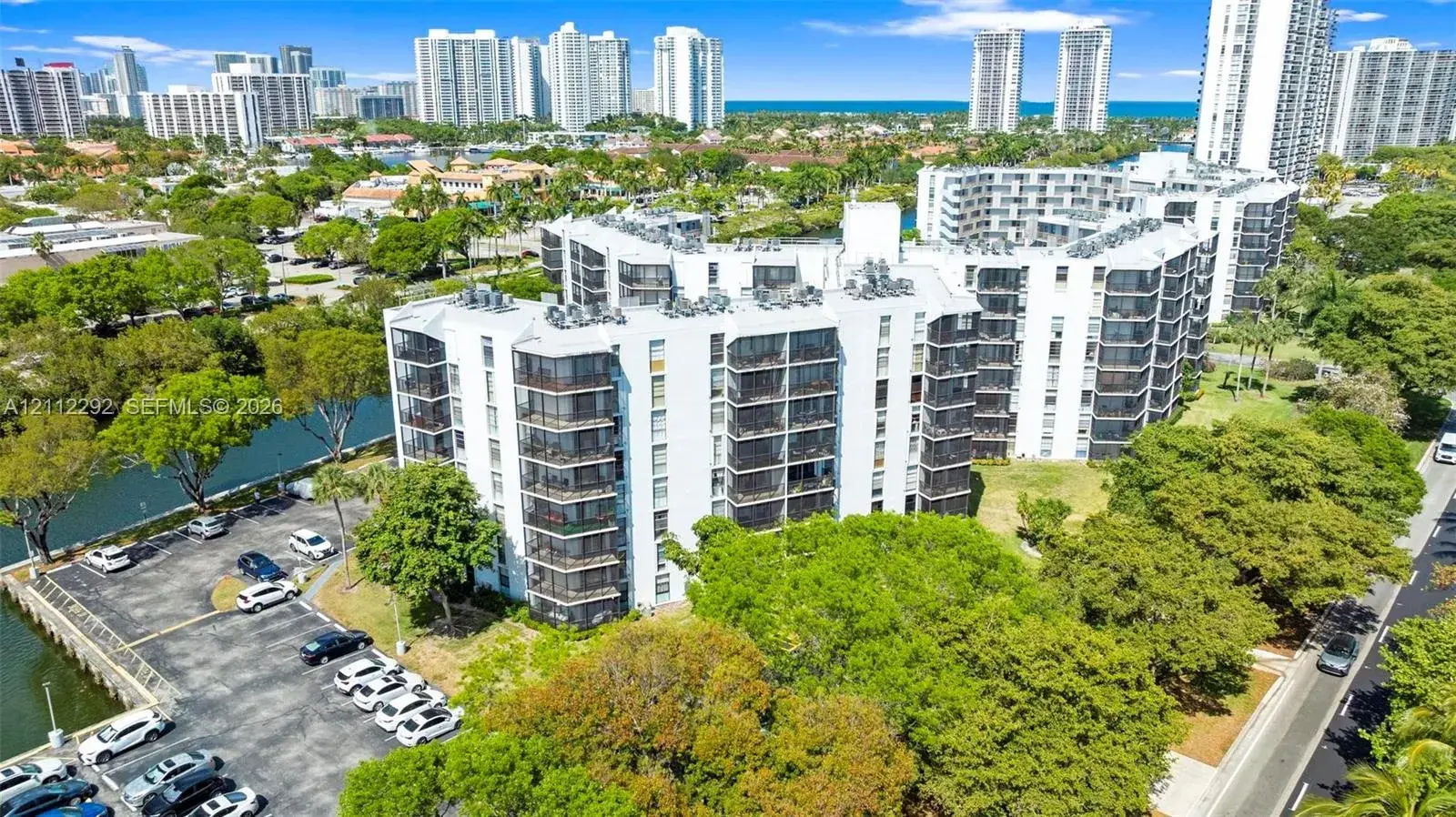 2 bedroom 2 bath Residential for sale at 3401 N Country Club Dr # 311, Aventura FL 33180