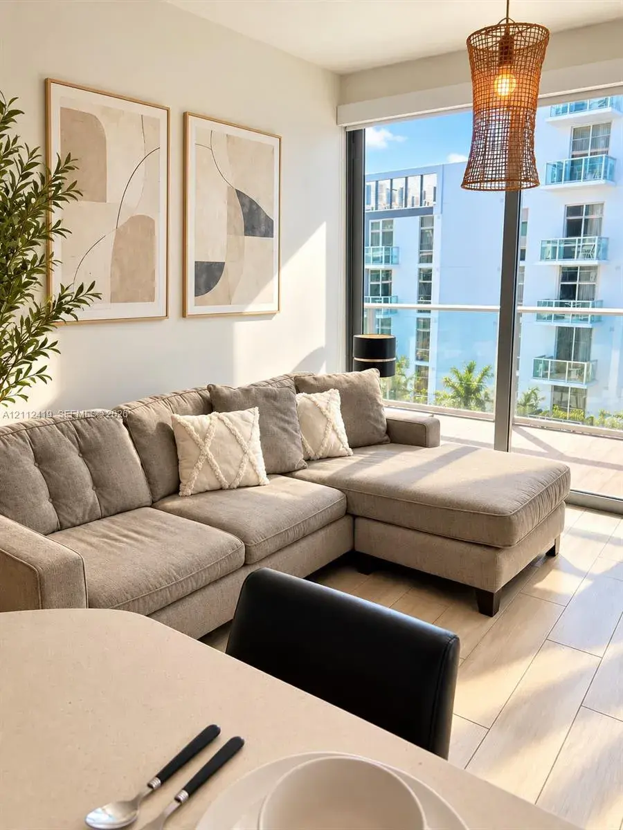 1600 SW 1st Ave # 812, Miami FL 33129