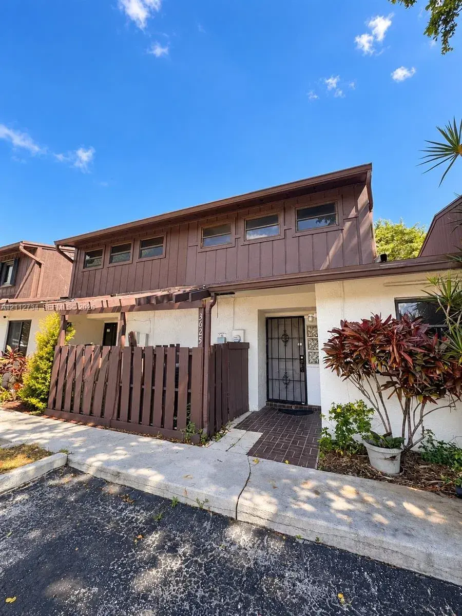 3 bedroom 2 bath Residential for sale at 3625 SW 70th Ave # X, Miramar FL 33023