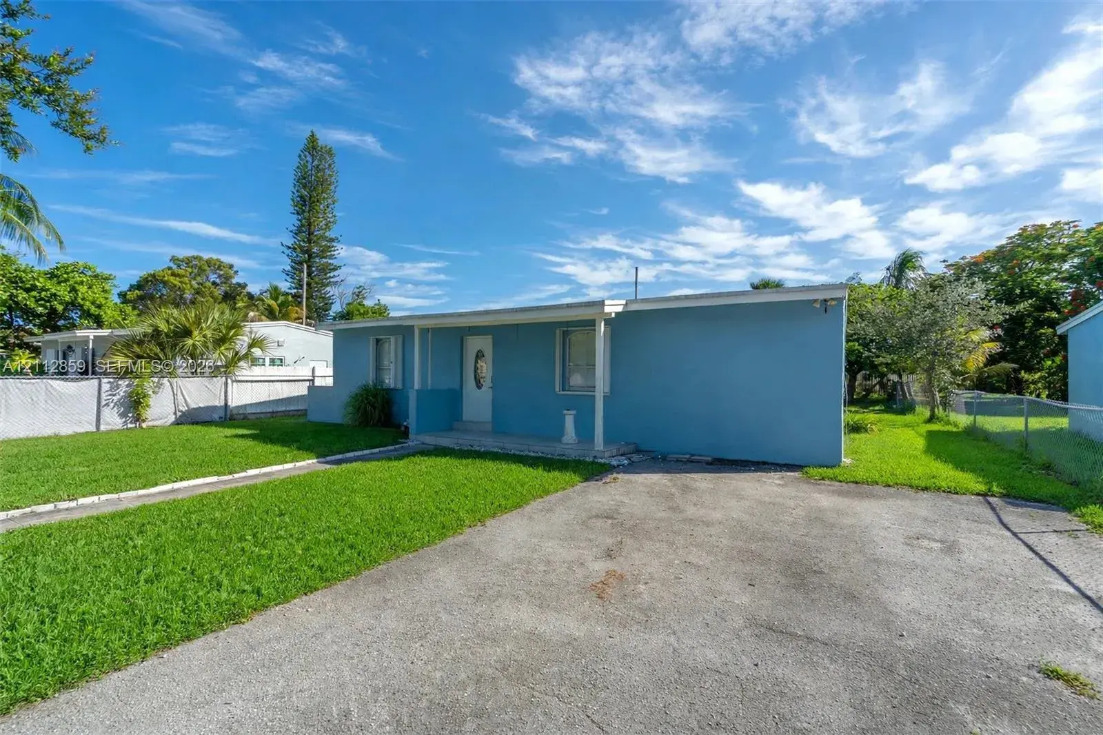 1207 Chateau Park Dr, Fort Lauderdale FL 33311