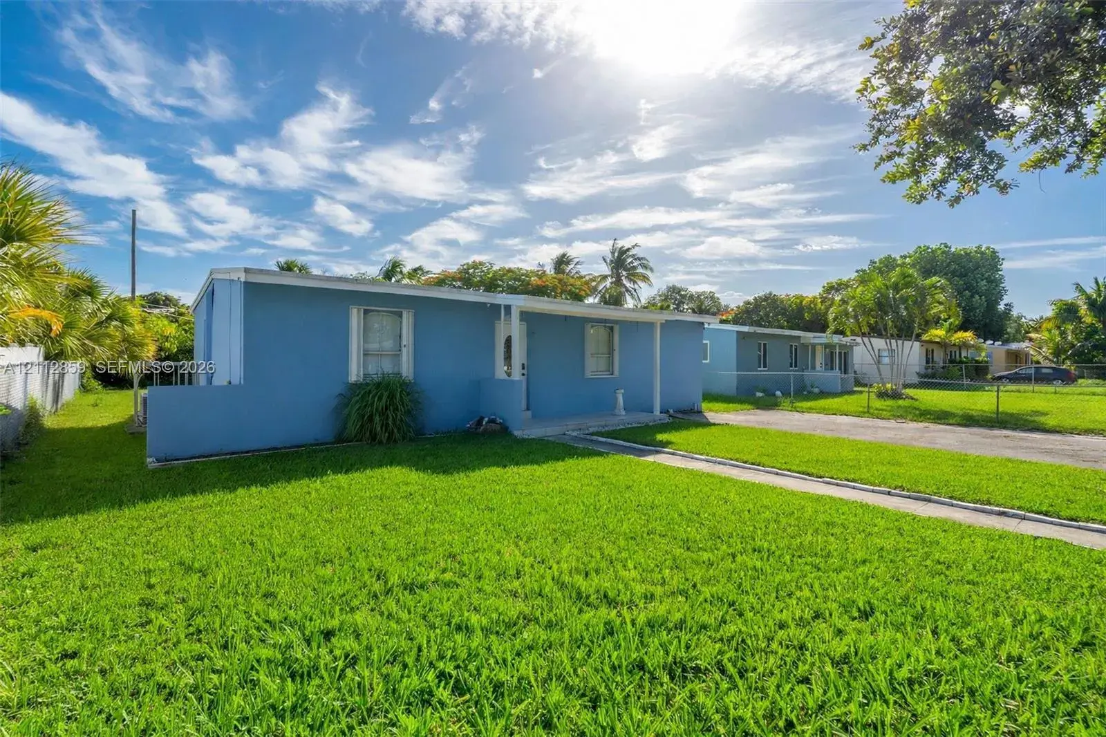 1207 Chateau Park Dr, Fort Lauderdale FL 33311