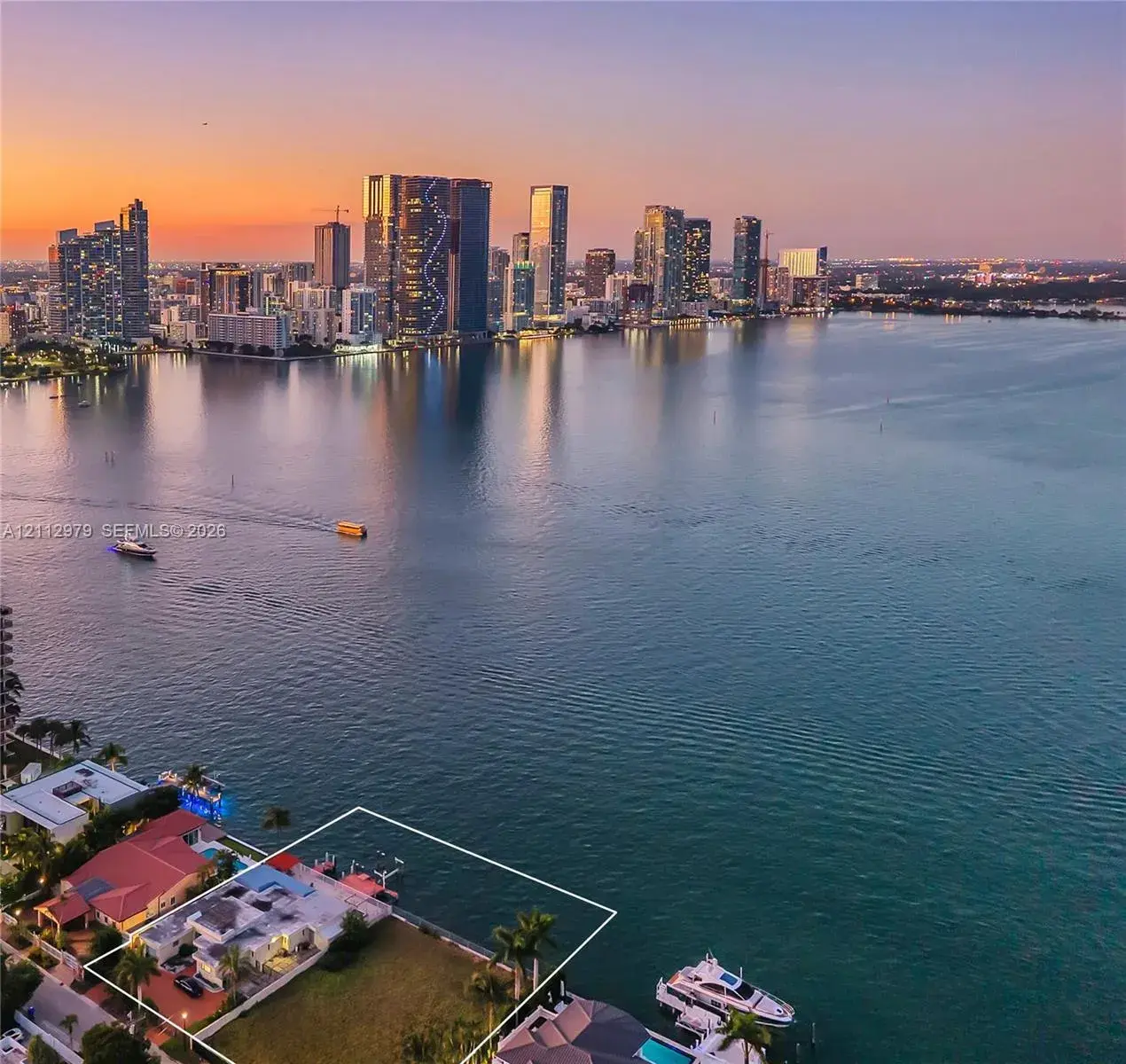 851 N Venetian Dr, Miami FL 33139