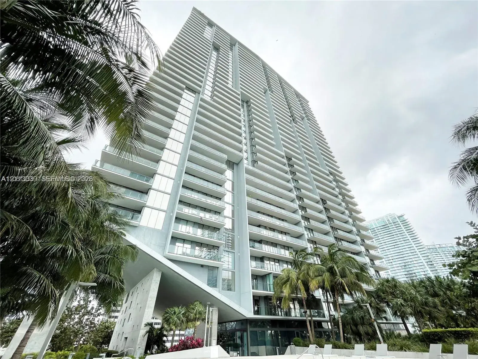 2 bedroom 2 bath Residential for sale at 88 SW 7th St # 3709, Miami FL 33130