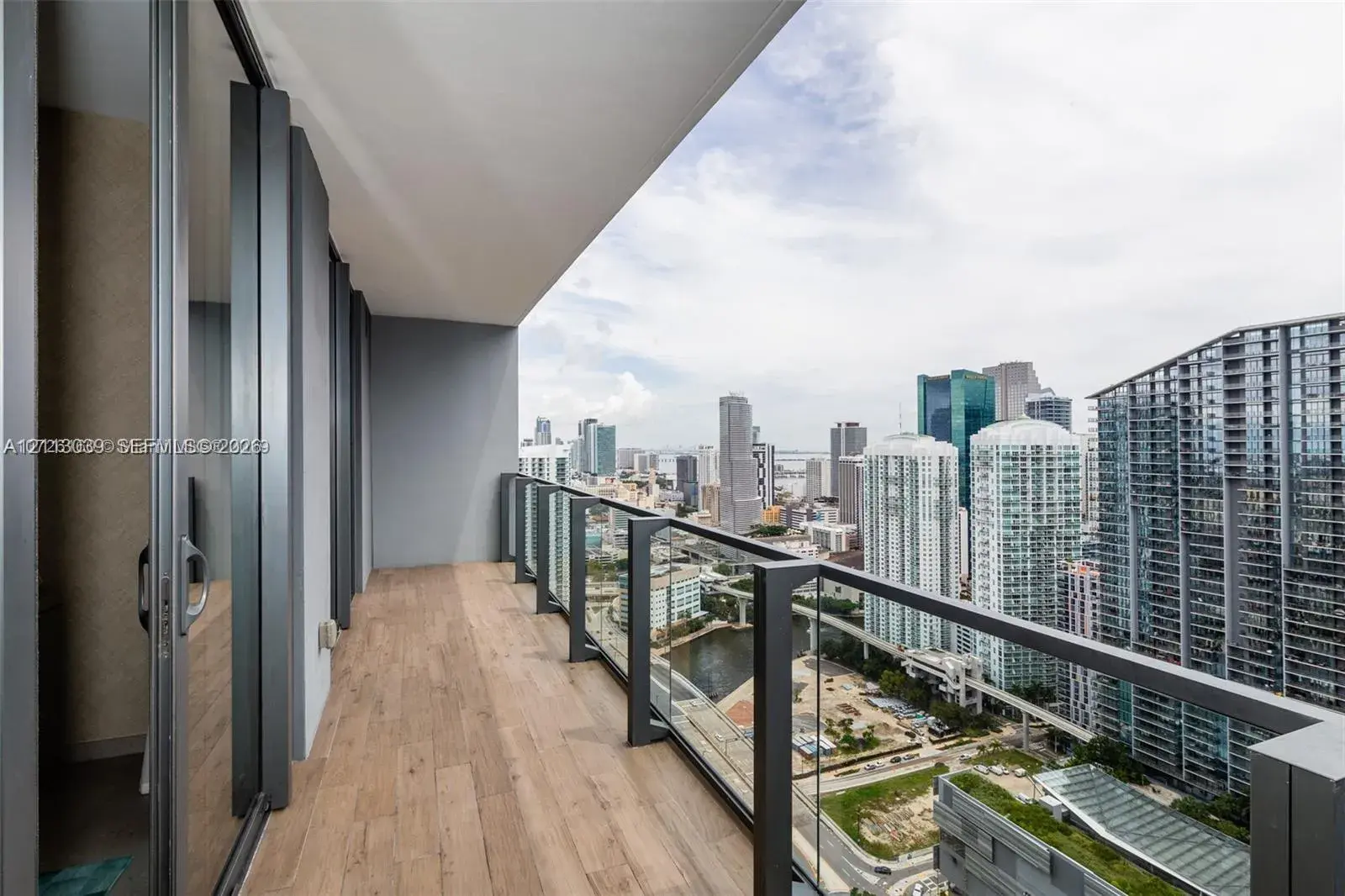88 SW 7th St # 3709, Miami FL 33130