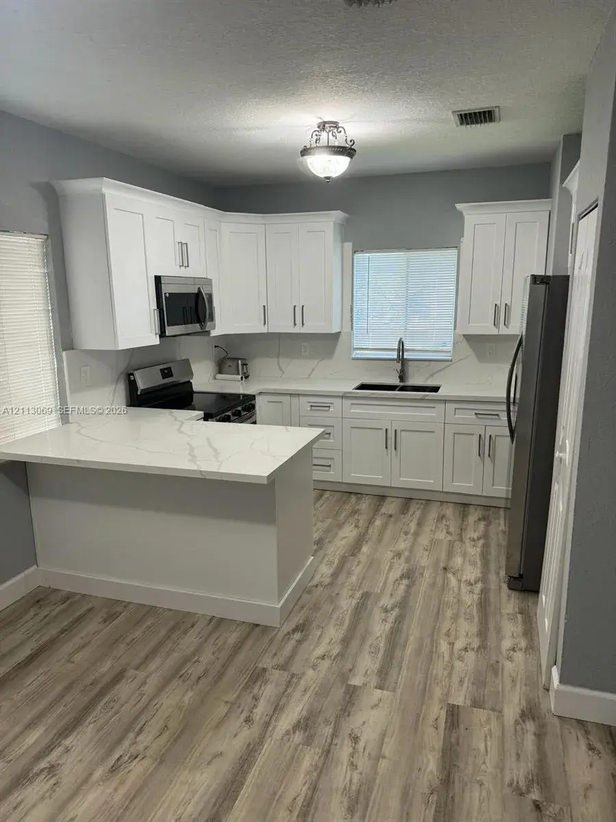 2270 NW 51st Ter, Miami FL 33142