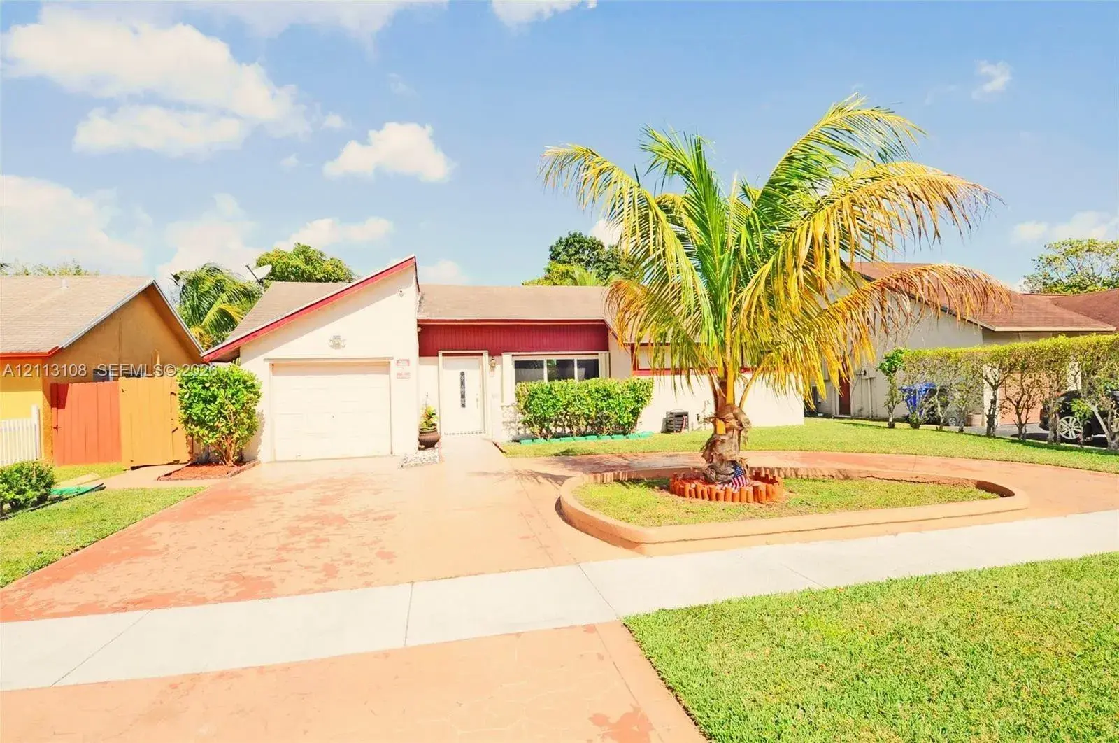 7707 SW 8th St, North Lauderdale FL 33068