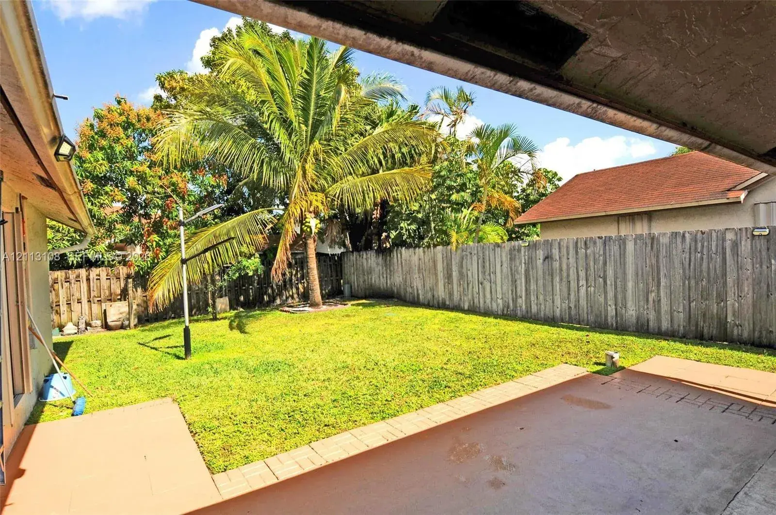 7707 SW 8th St, North Lauderdale FL 33068