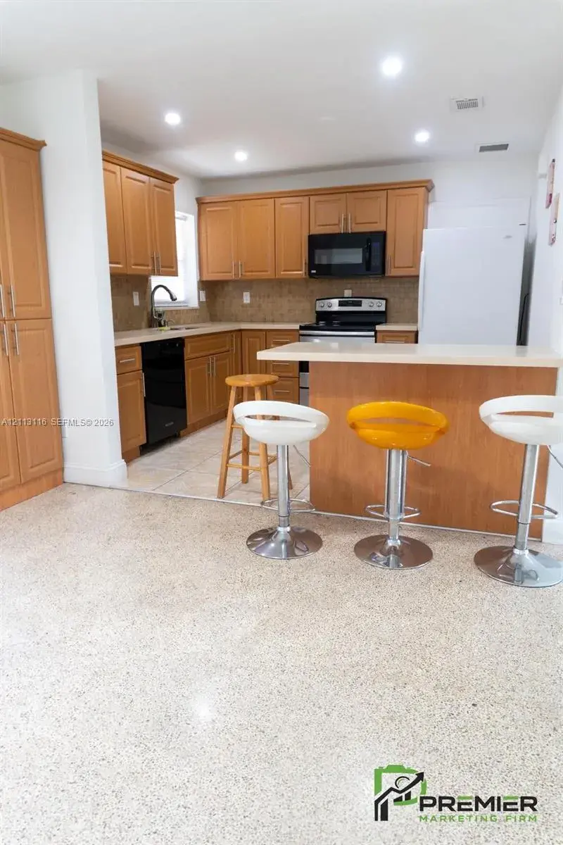4341 NW 178th Dr, Miami Gardens FL 33055