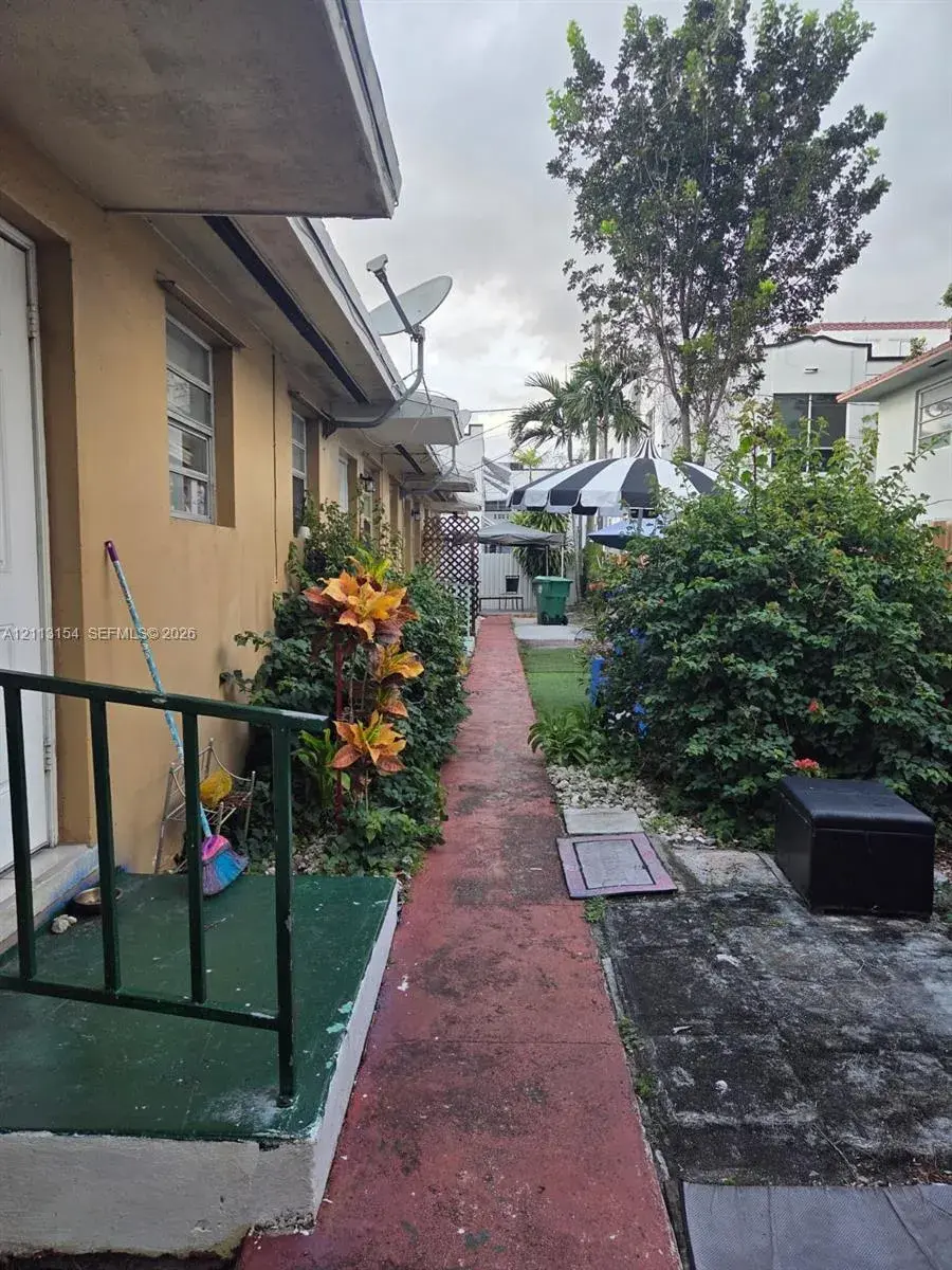3221 W Flagler St, Miami FL 33135