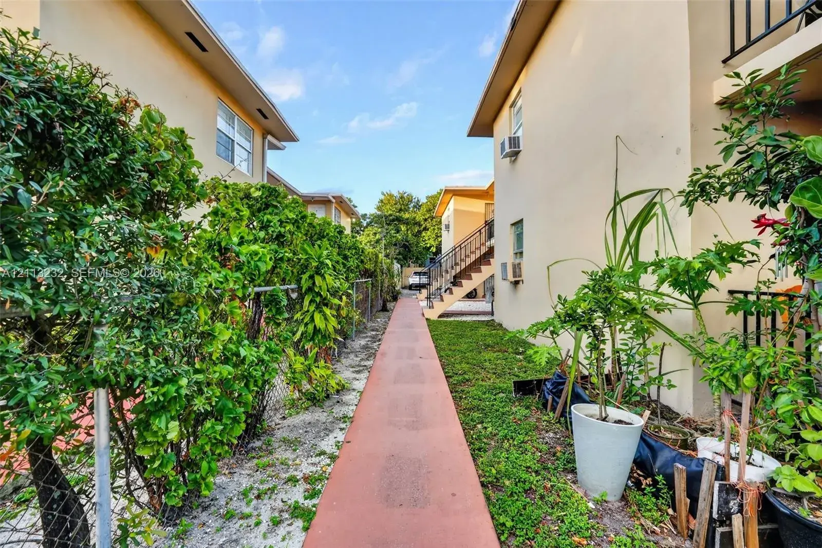 1619 NW 1st St, Miami FL 33125