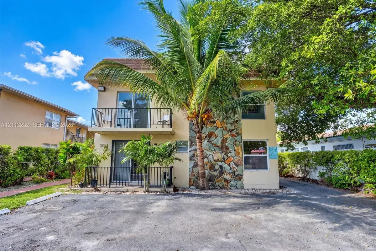 1619 NW 1st St, Miami FL 33125