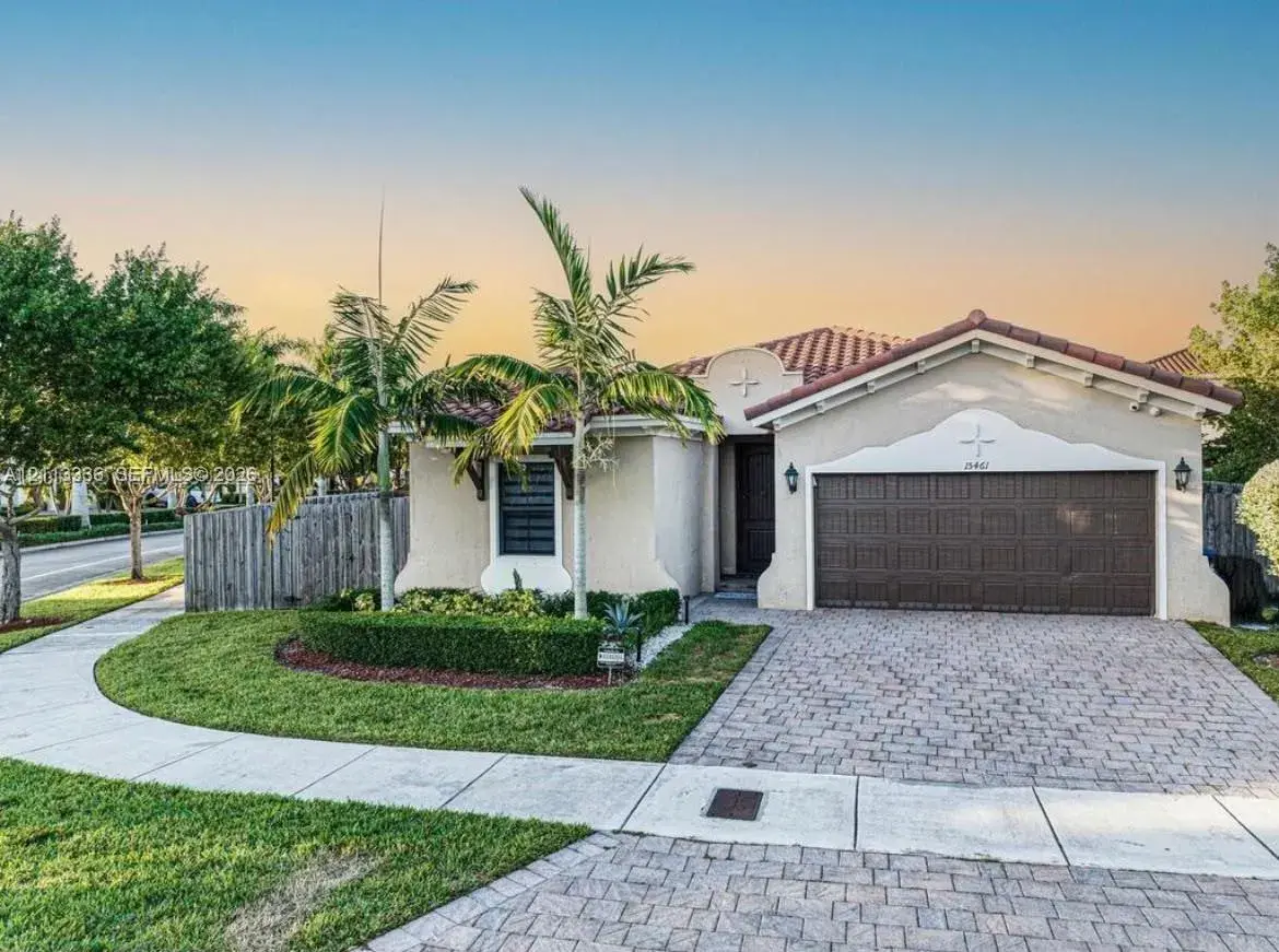 3 bedroom 3 bath Residential for sale at 15461 SW 173rd Ln, Miami FL 33187
