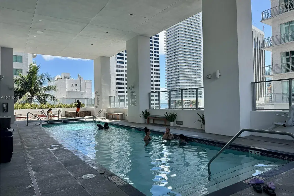 227 NE 2nd St # 2105, Miami FL 33132