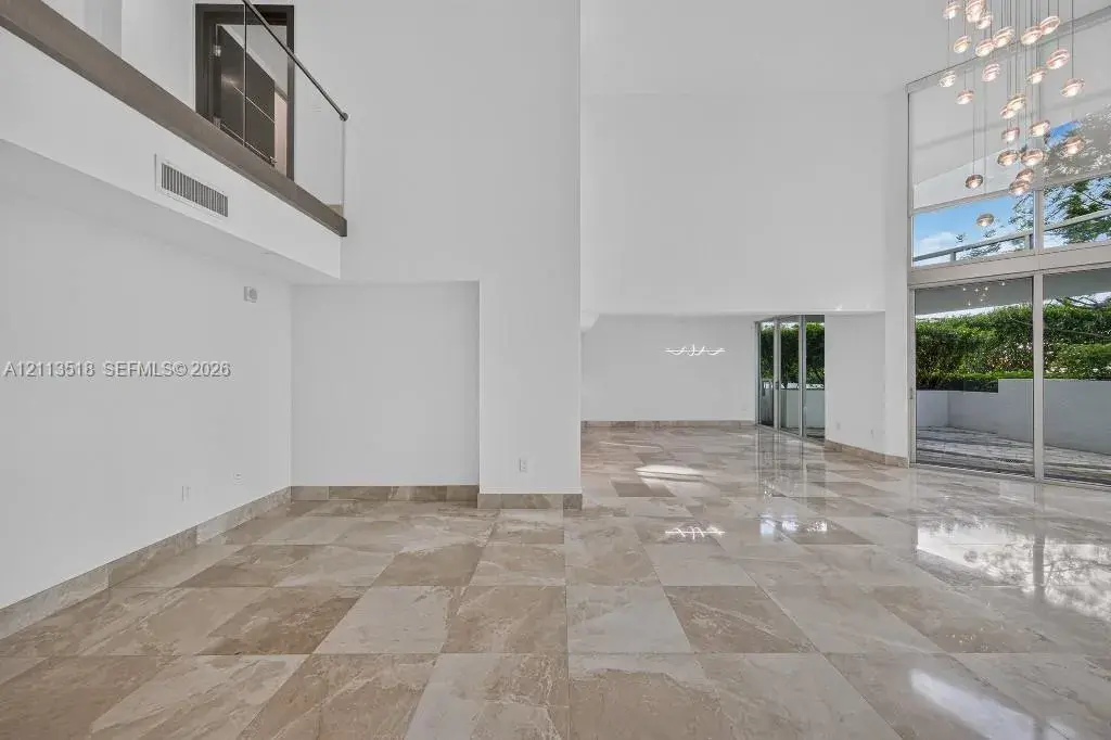 3131 NE 188th St # 303, Aventura FL 33180