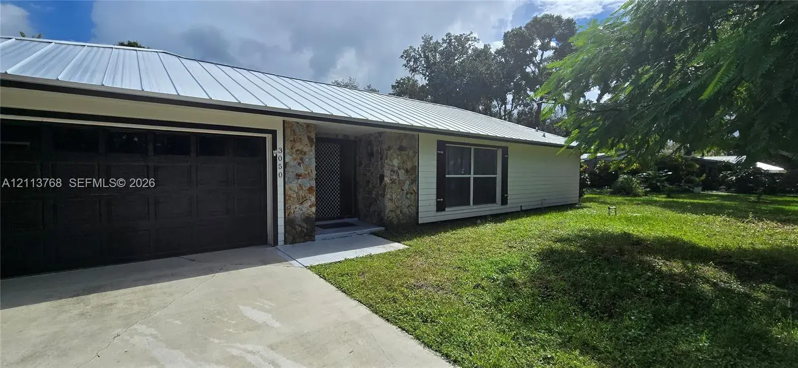 4 bedroom 2 bath Residential for sale at 3050 Par Dr, Vero Beach FL 32960