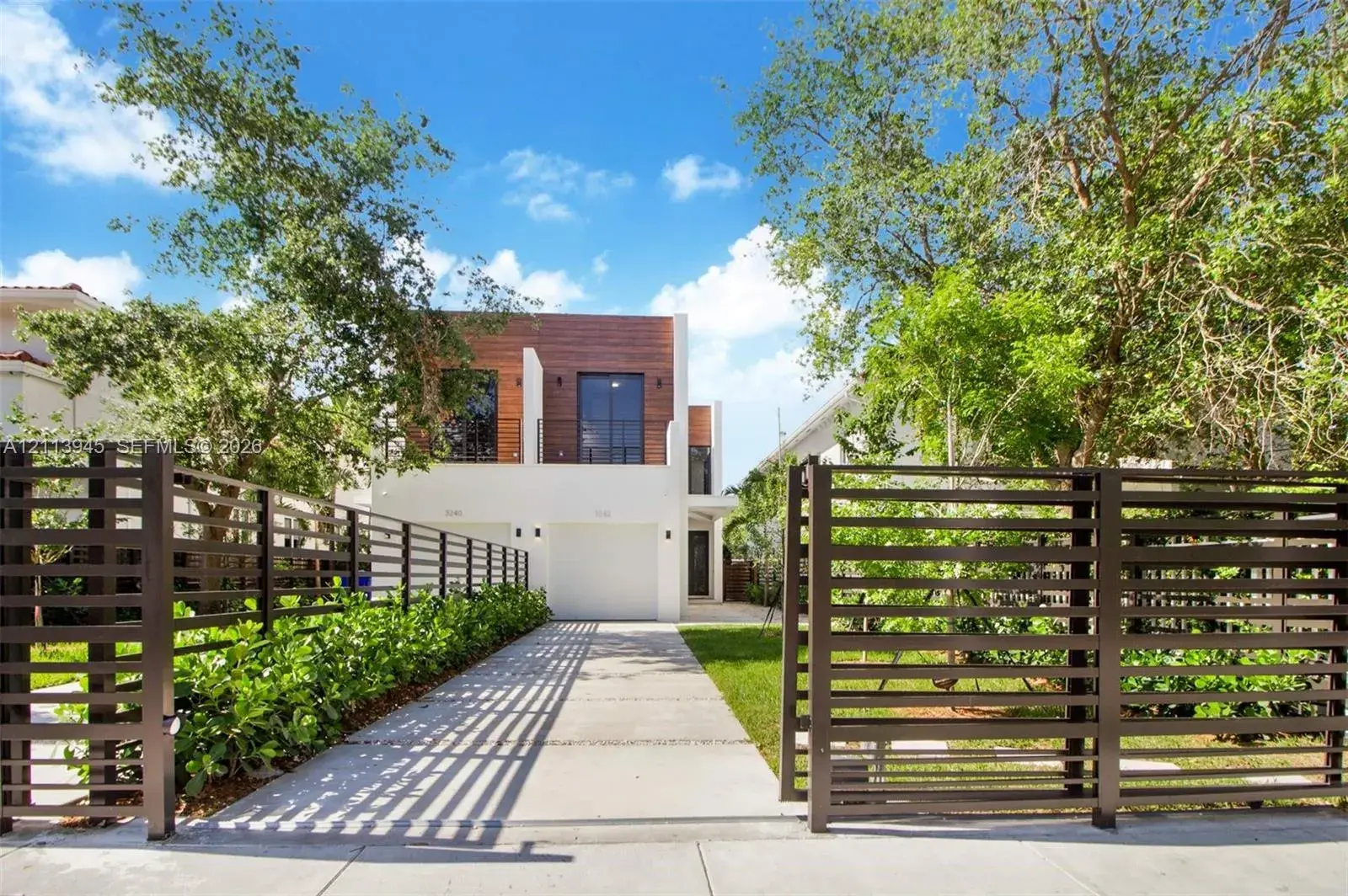 4 bedroom 6 bath Residential for sale at 3242 Day Avenue, Miami FL 33133