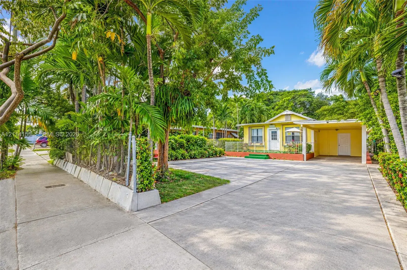 1240 NW 33rd Ave, Miami FL 33125