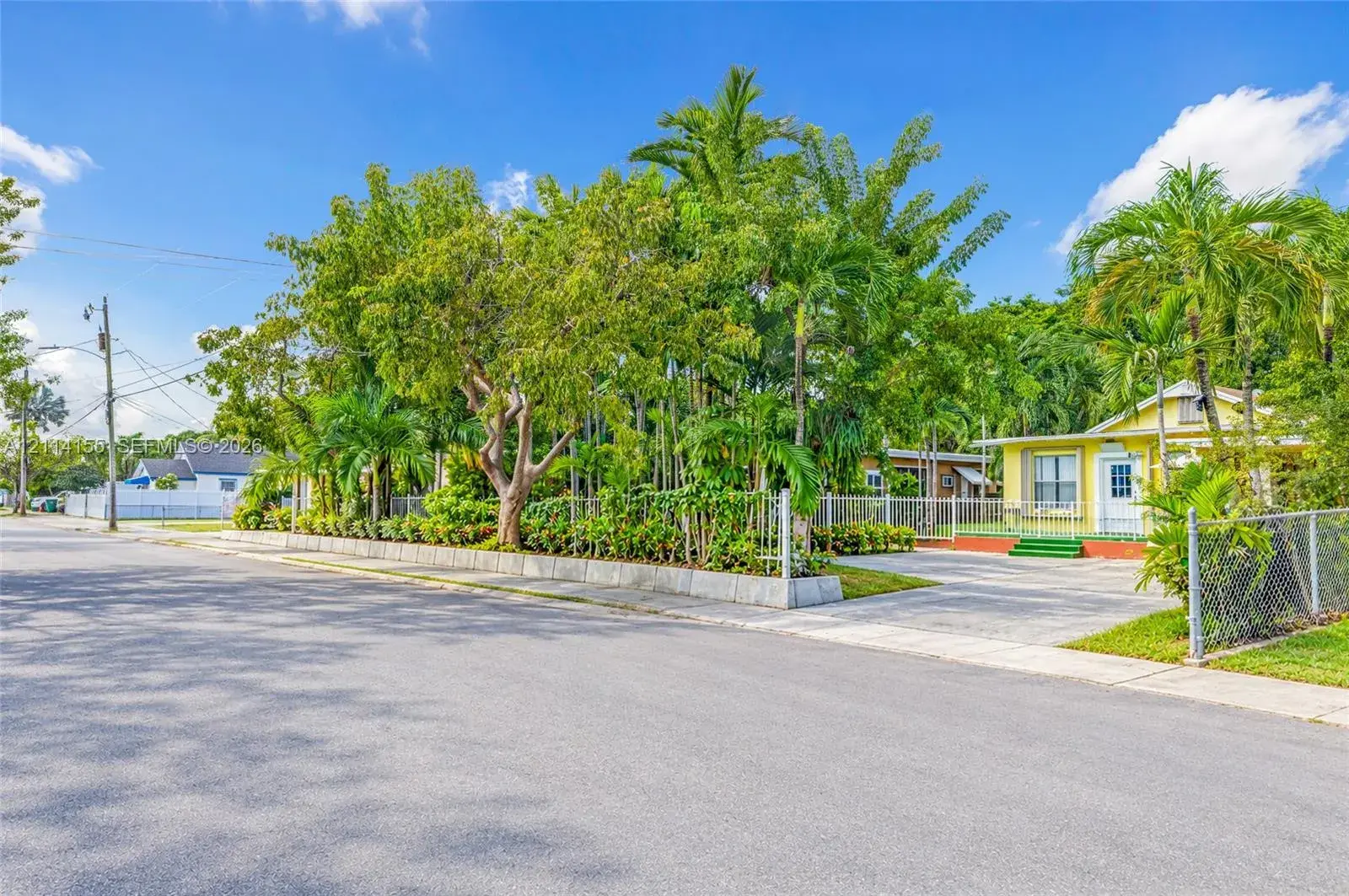 1240 NW 33rd Ave, Miami FL 33125