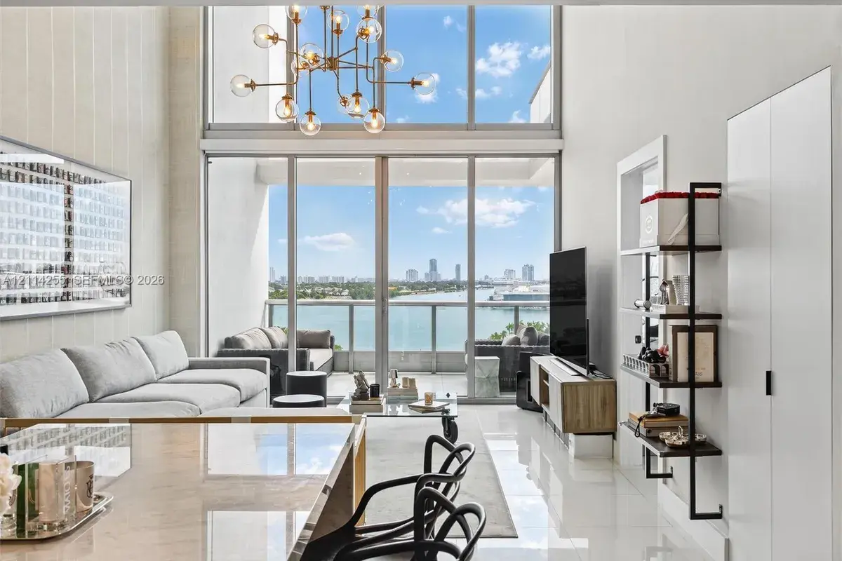 900 Biscayne Blvd # 1705, Miami FL 33132