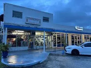 Commercial Sale for sale at 7193 Pembroke Rd, Pembroke Pines FL 33023