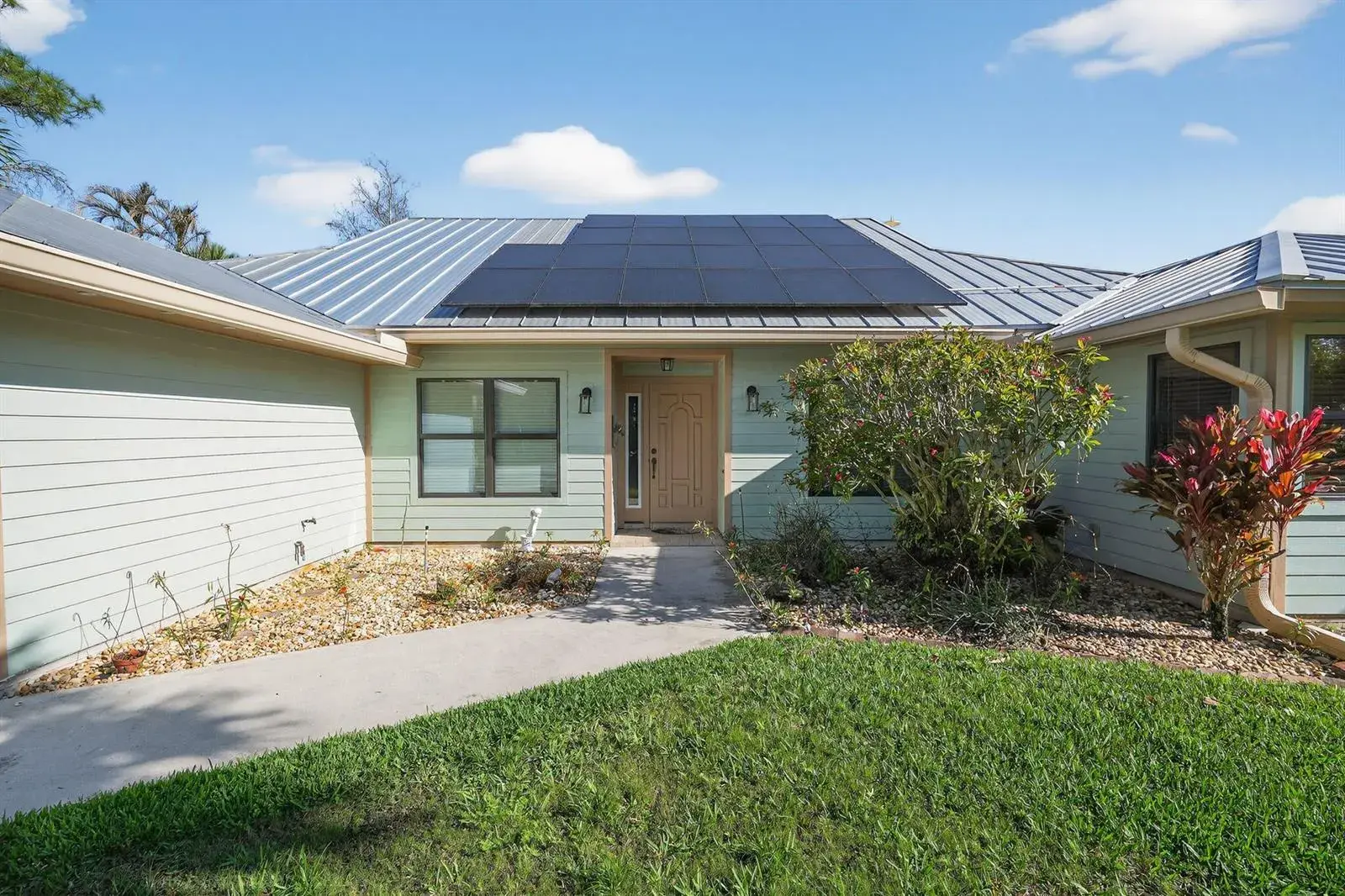 4 bedroom 2 bath Residential for sale at 8535 SE May Terrace, Hobe Sound FL 33455