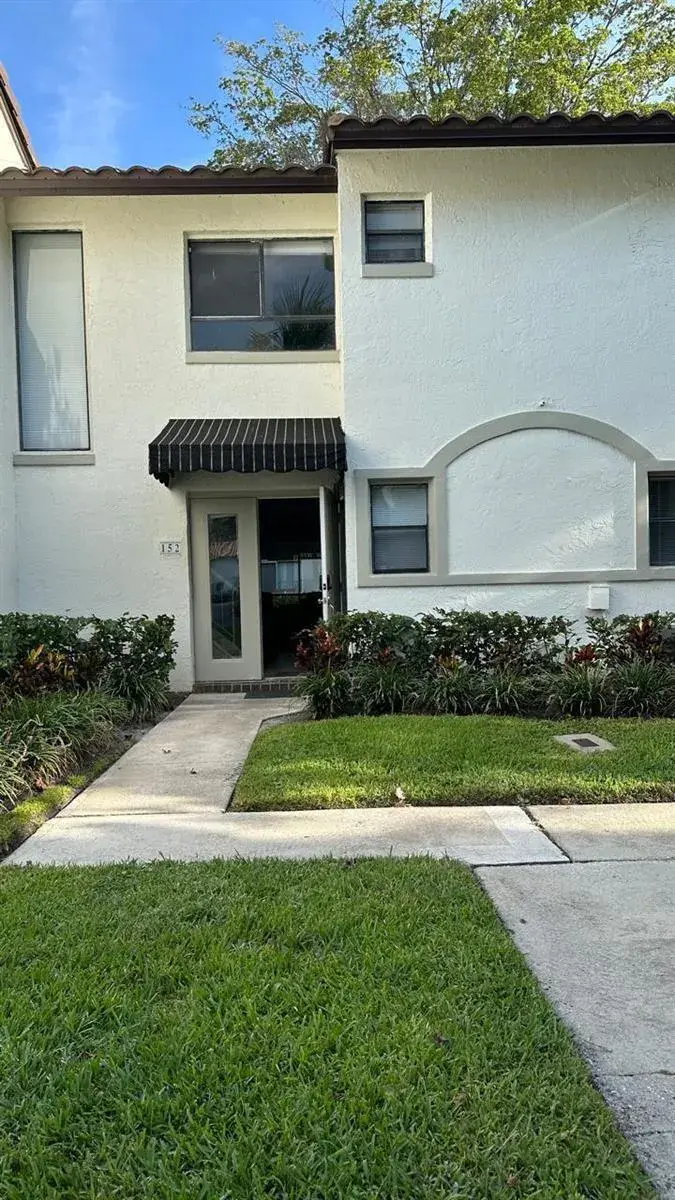 2 bedroom 2 bath Residential for sale at 7200 NW 2nd Avenue # 1520, Boca Raton FL 33487