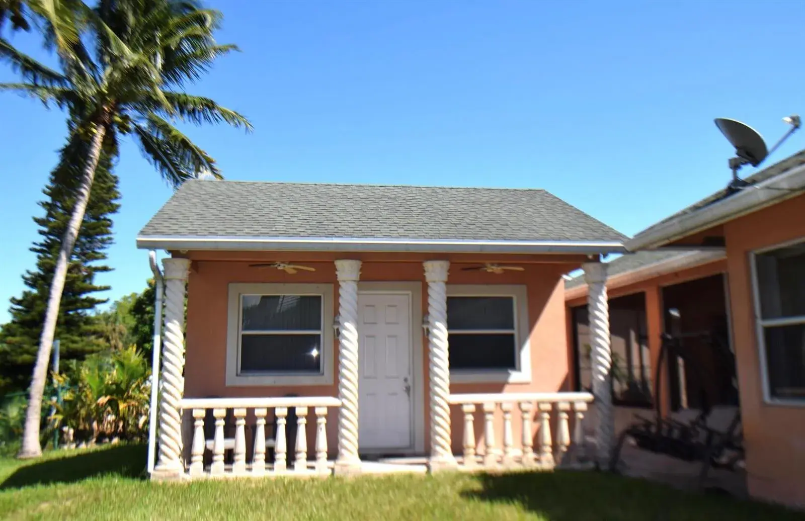 2215 Hypoluxo Rd Road, Lantana FL 33462