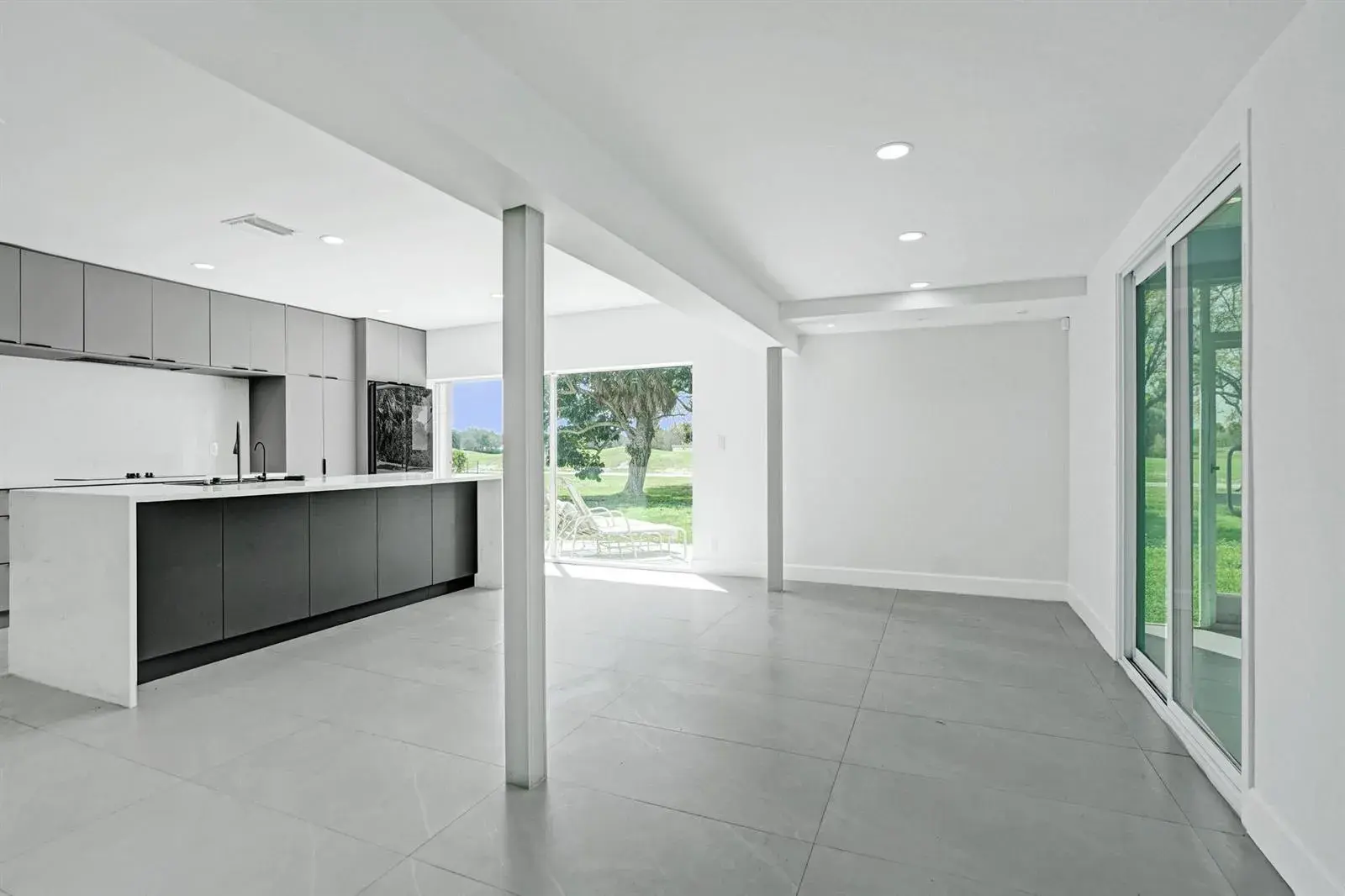 6700 E Tropical Way, Plantation FL 33317
