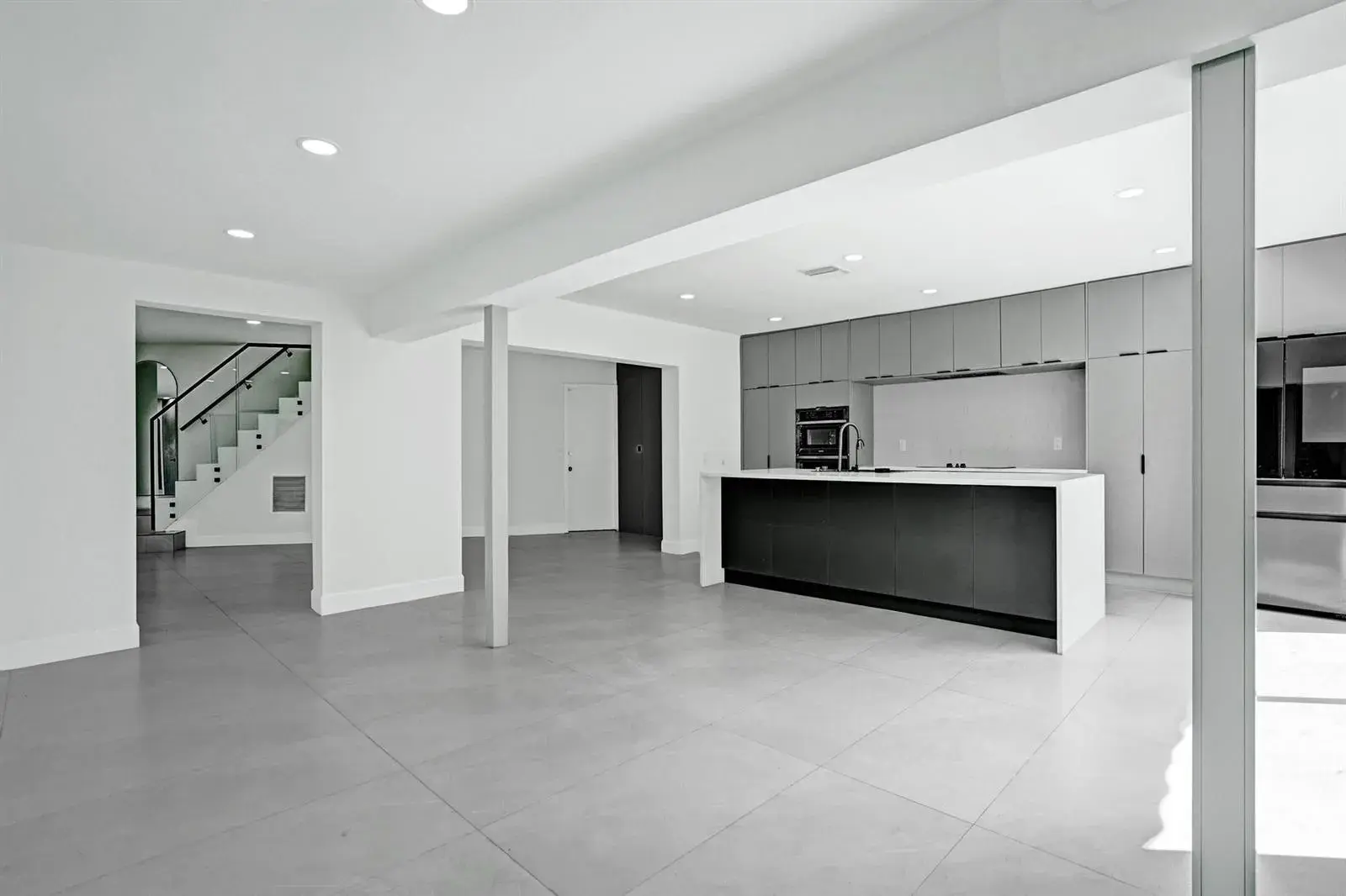 6700 E Tropical Way, Plantation FL 33317