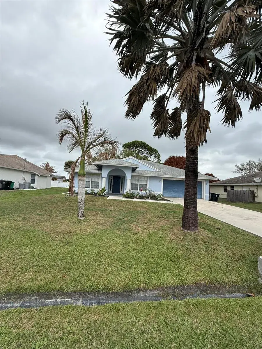 249 NE Glentry Avenue, Port St. Lucie FL 34983