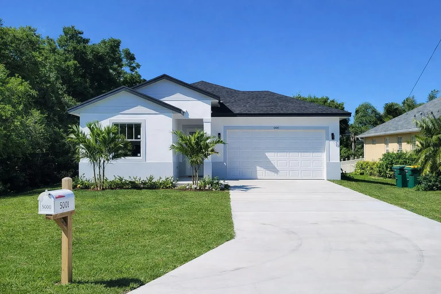 4 bedroom 2 bath Residential for sale at 500 Sunset Road N, FL 33947