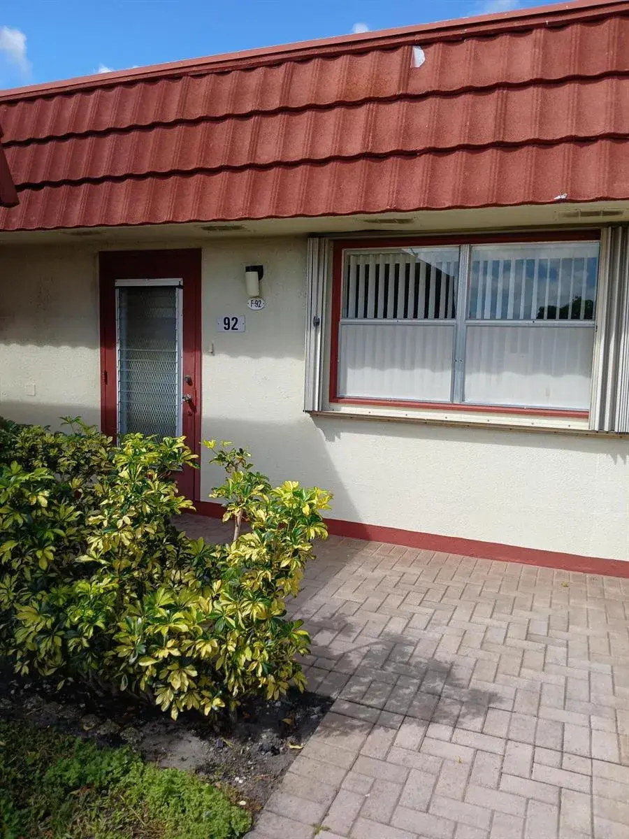 2 bedroom 2 bath Residential for sale at 92 Seville Drive, Delray Beach FL 33446