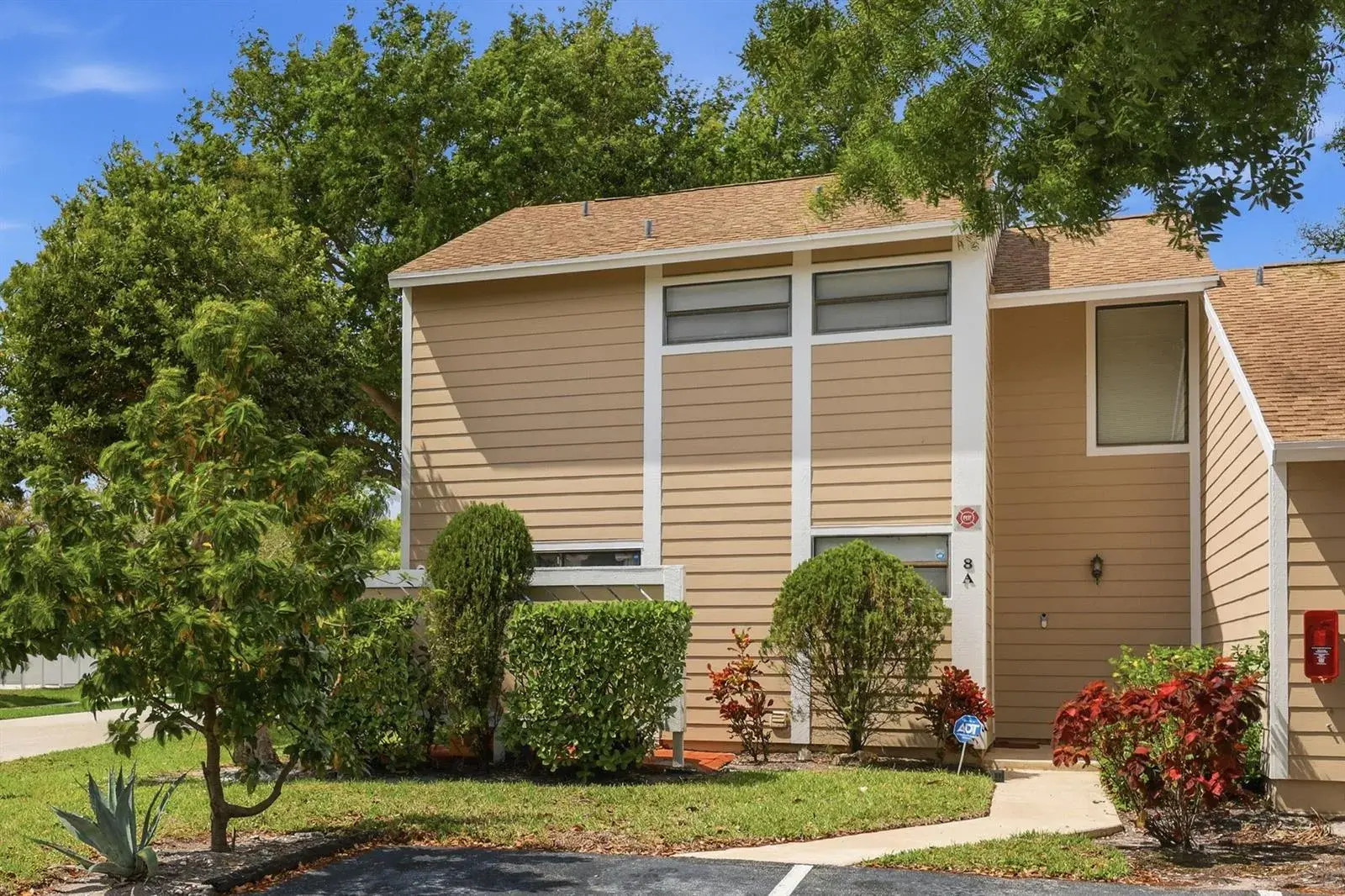 2 bedroom 2 bath Residential for sale at 301 Lakewood Drive # 8a, Jupiter FL 33458