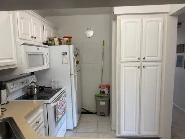 812 Sky Pine Way # D2, FL 33415