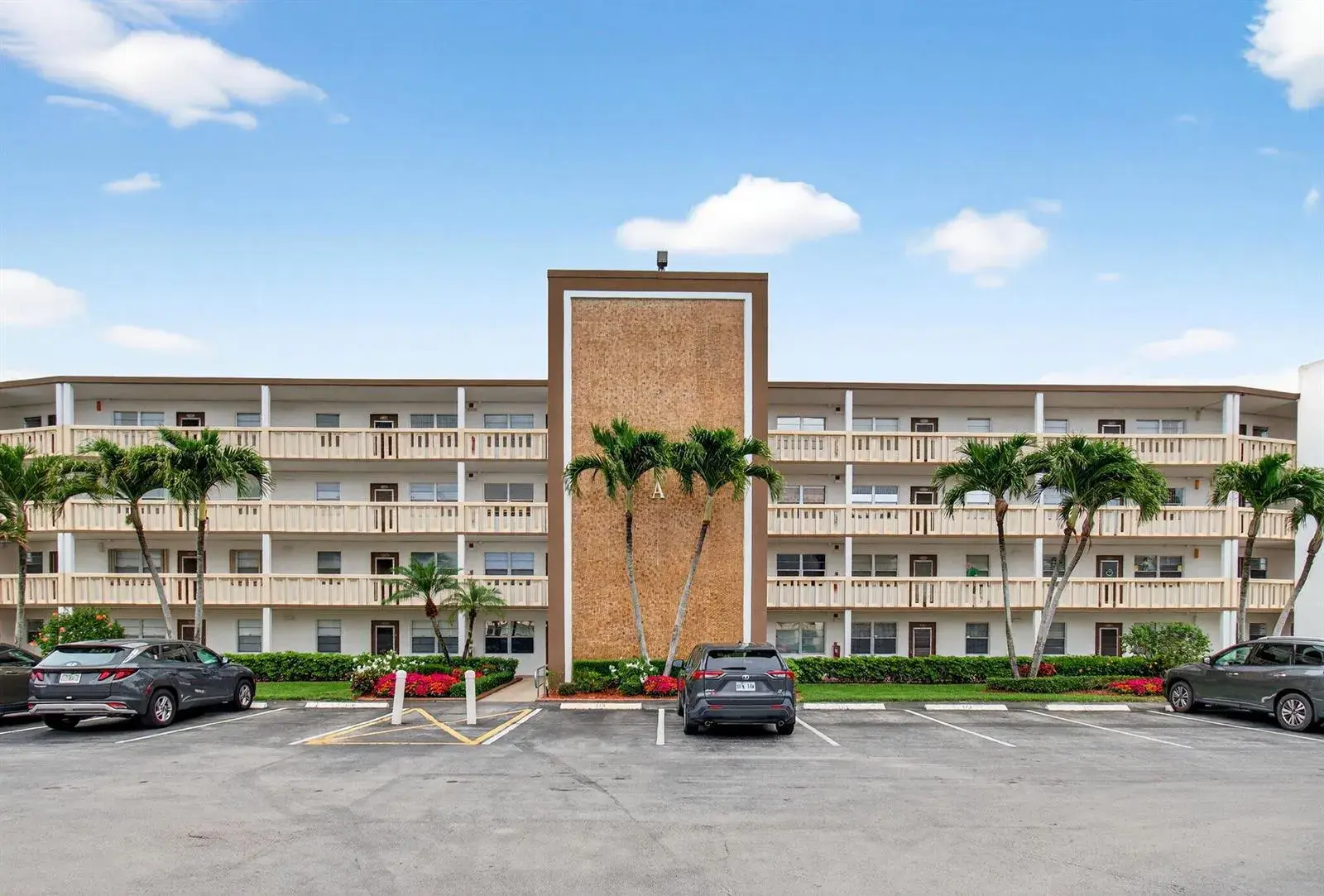 2 bedroom 1 bath Residential for sale at 3010 Guildford A, Boca Raton FL 33434