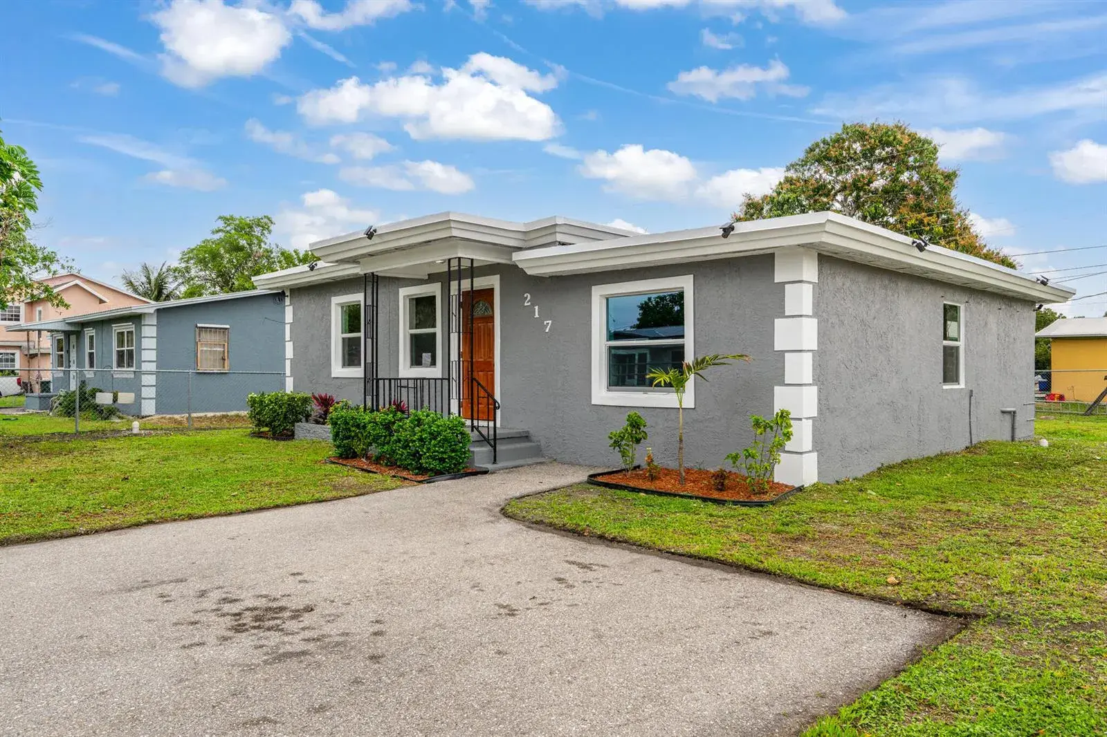 3 bedroom 2 bath Residential for sale at 217 NW 14th Street, Belle Glade FL 33430