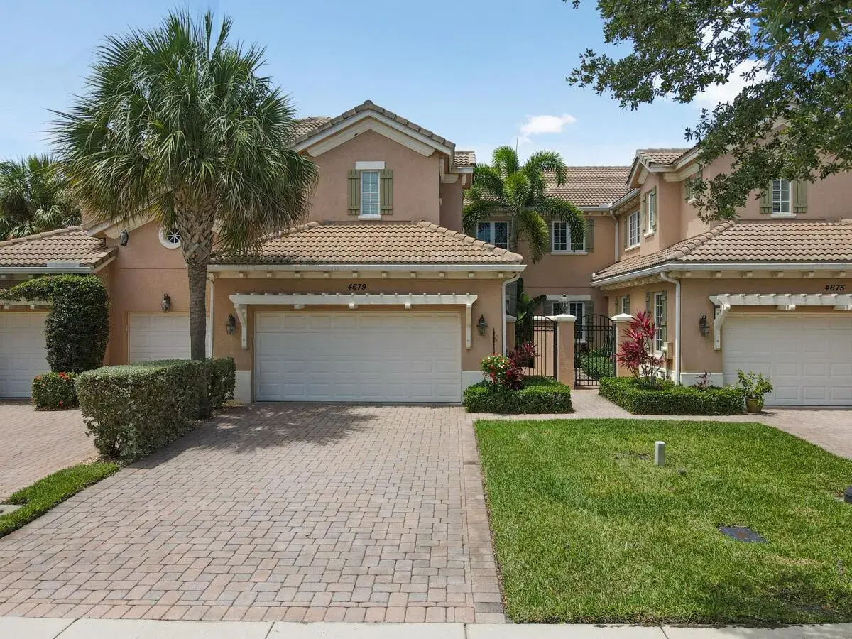4679 Cadiz Circle, Palm Beach Gardens FL 33418