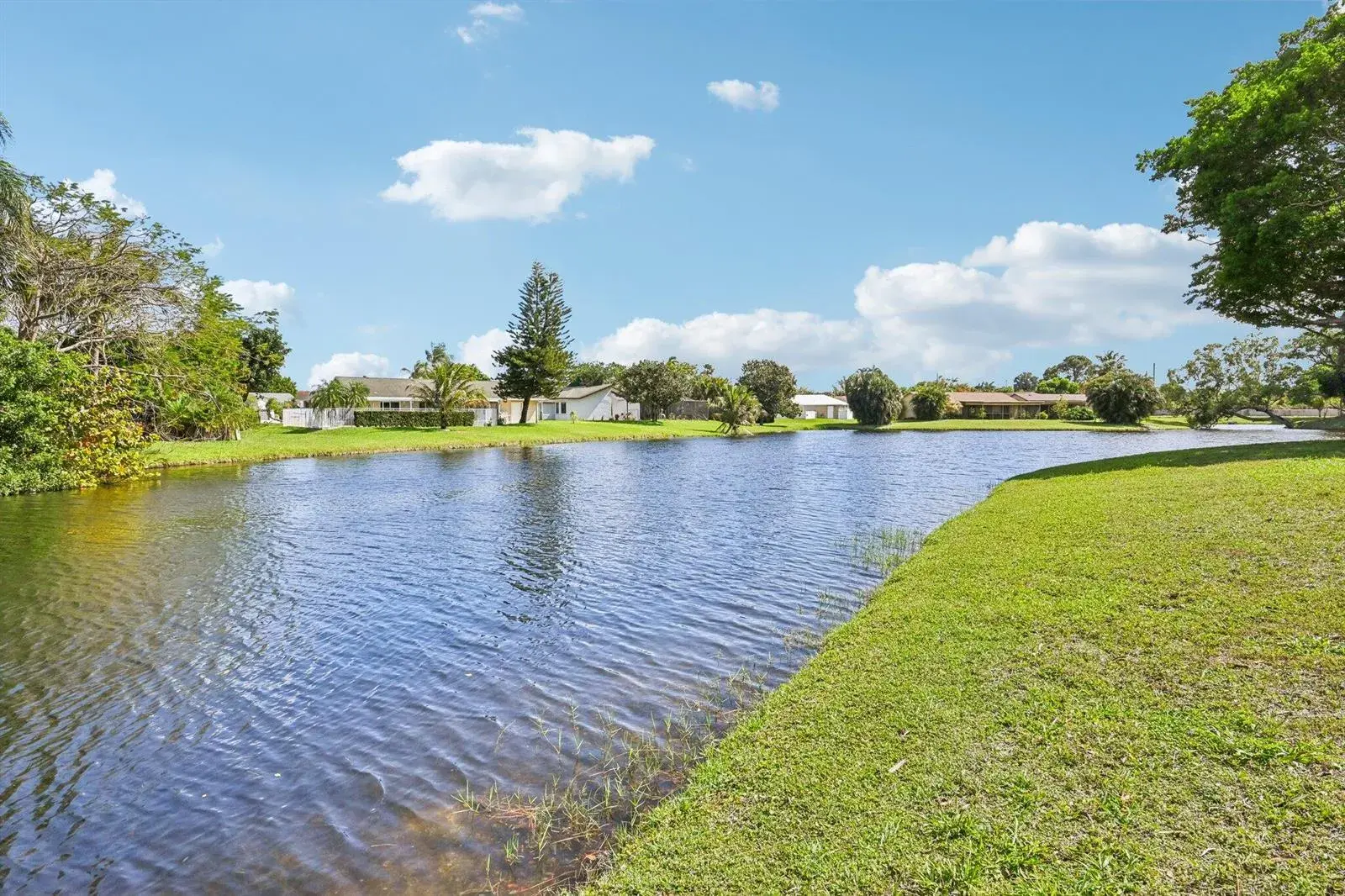 22 Via De Casas # 103, Boynton Beach FL 33426