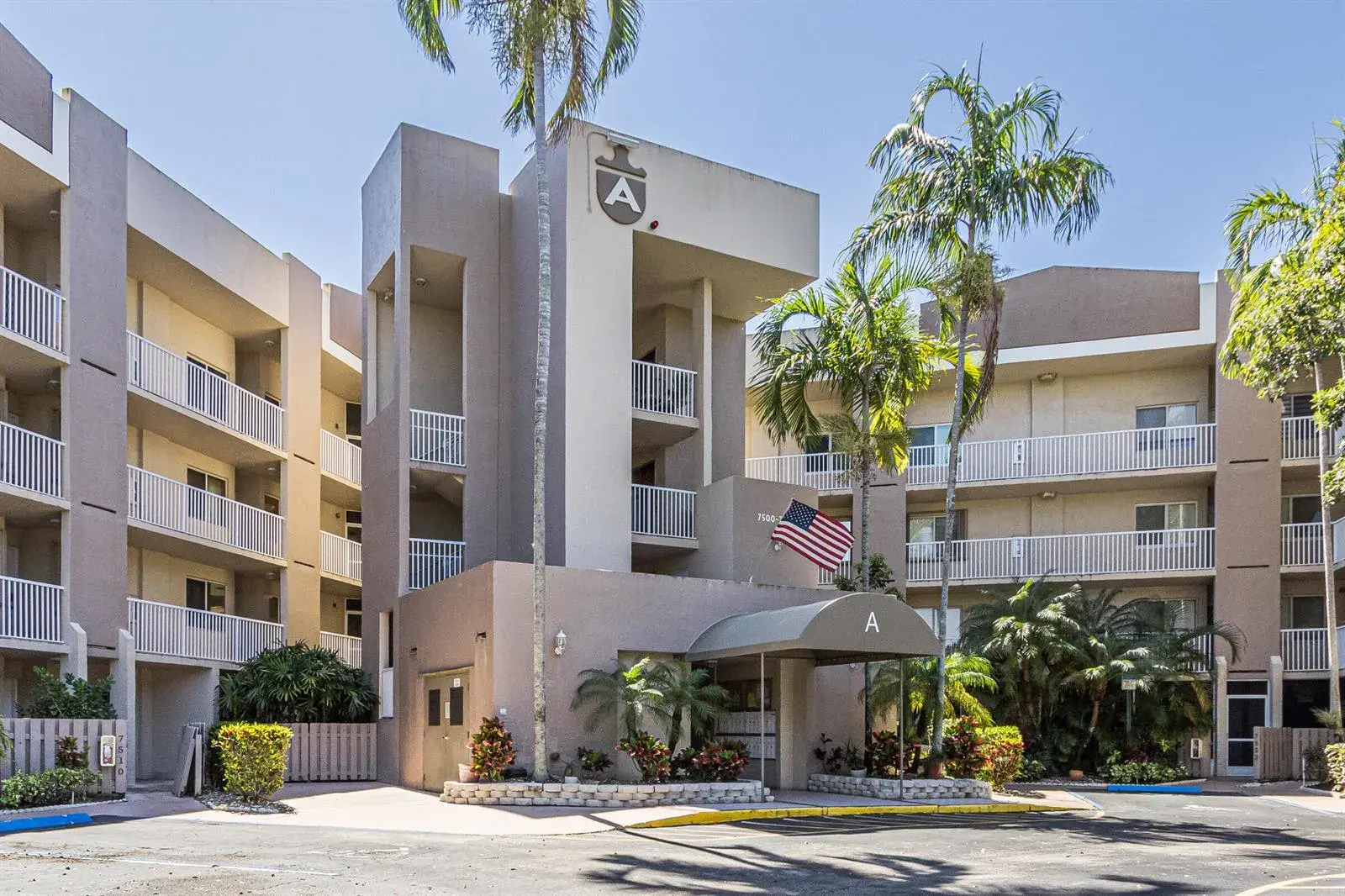 2 bedroom 2 bath Residential for sale at 7552 Trent Drive # 301, Tamarac FL 33321